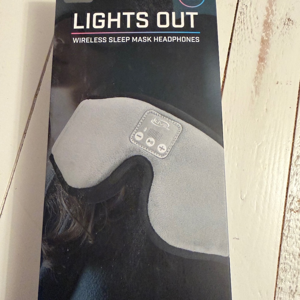 NWT iLive Lights Out Wireless Sleep Mask Headphones